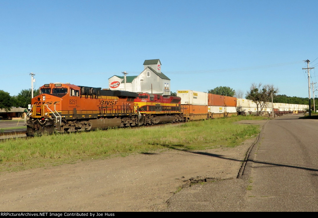 BNSF 8251 East